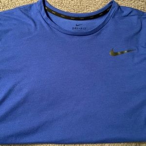 Nike XL Dri-Fit Short Sleeve Shirt
